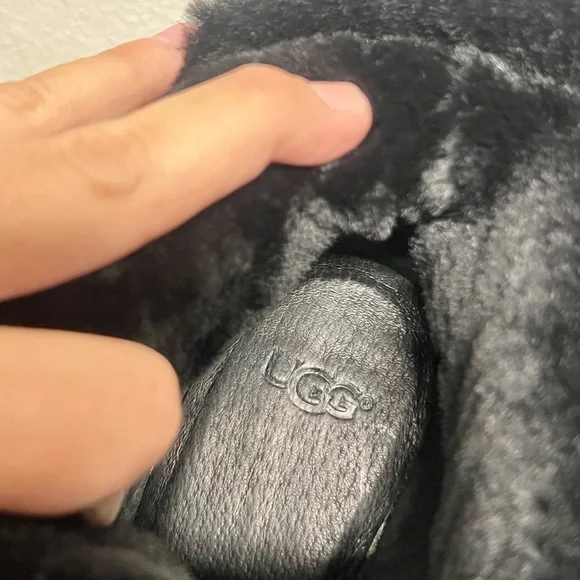 Ugg Jerene Booties used in great shape size 9 - Picture 10 of 11